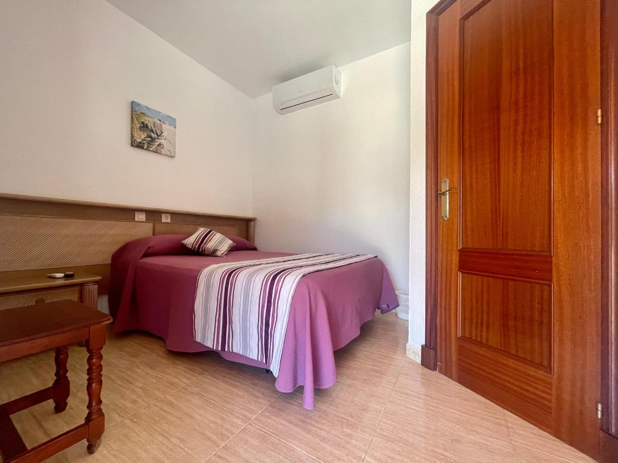 Hostal Noli Chiclana de la Frontera Exterior foto